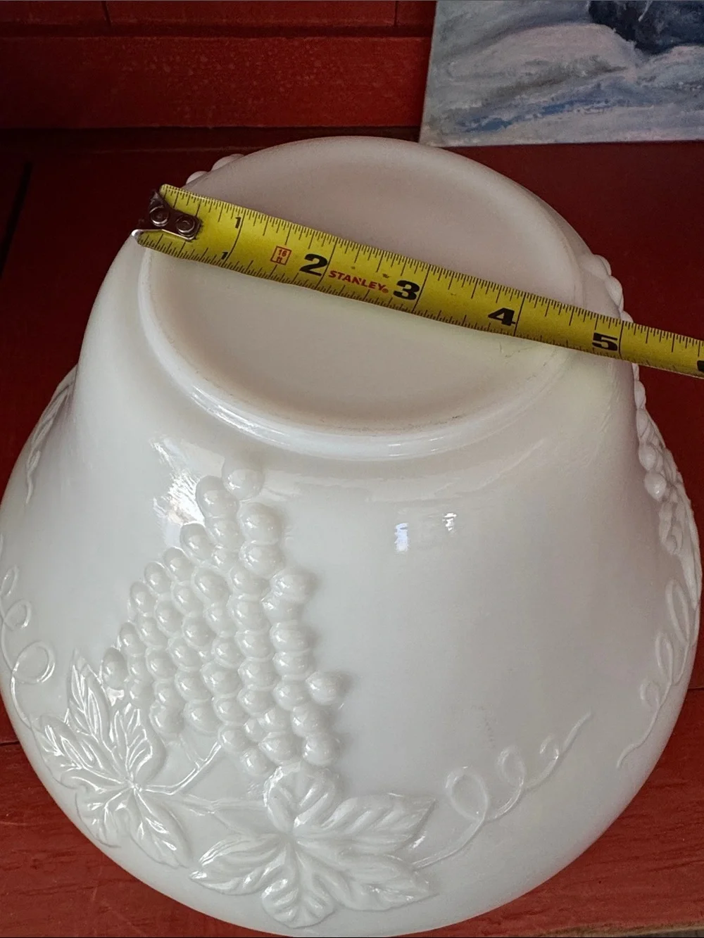 Indiana Glass White Grape Embossed Serving Bowl